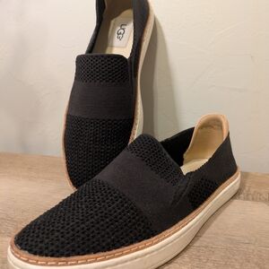  

UGG Sammy Slip-On Sneakers-black knit colorway